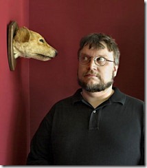Gullermo del Toro nem szarakodik, jön a Pacific Rim