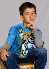 boy in grey toodlebugz bamboo leg warmer on arms