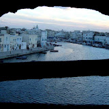 146436351_354002f1a7_b.jpg