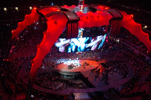 [U2 concert[2].jpg]