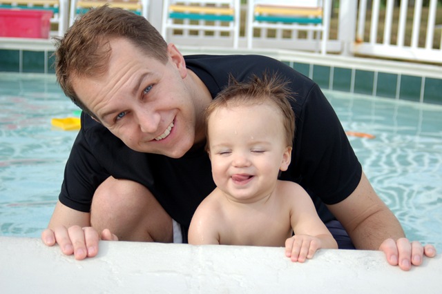 [baby pool with dad-7[5].jpg]