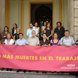 Minuto de silencio por la muerte de un trabajador en Jerez (30-9-09)