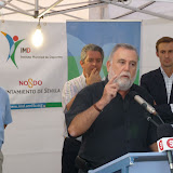 Antonio Rodrigo Torrijos, Primer Teniente Alcalde de la ciudad de Sevilla, felicitó a los vecinos de San Jerónimo en la inauguración de su nuevo campo de césped artificial.  13-10-2009