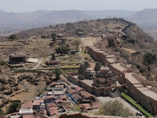 [P33129244.jpg]