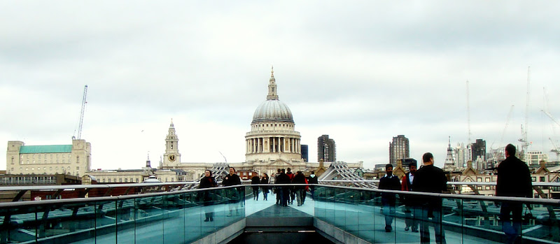 Postcard: St. Paul's Cathedral and Millennium Bridge from the Thames River Side, Tarun Chandel Photoblog