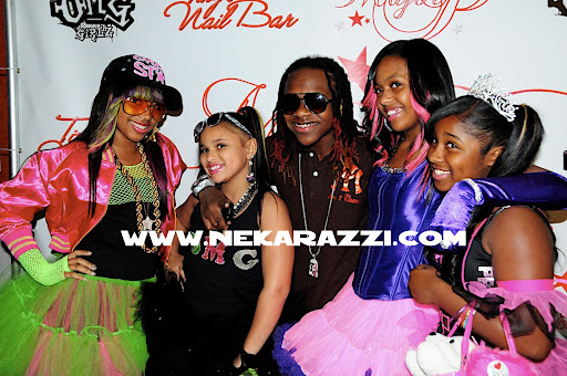 www.NekaRazzi.com www.