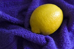 Colour contrast blue yellow