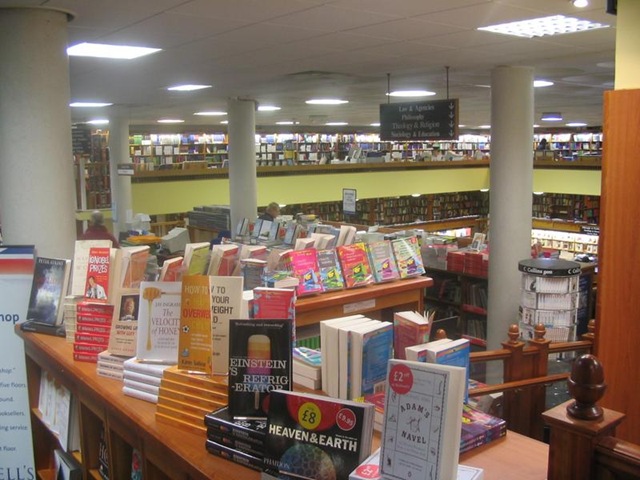 [tanuku-bookshops[8].jpg]