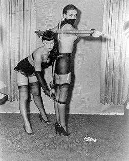 [600full-bettie-page (9)[3].jpg]