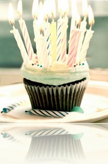 The_birthday_cupcake_by_instantvoodo