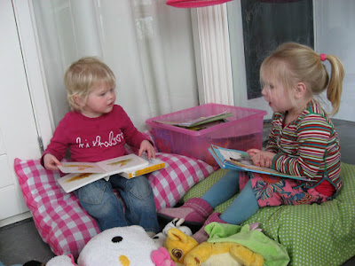  Spelen met vriendin Roosje