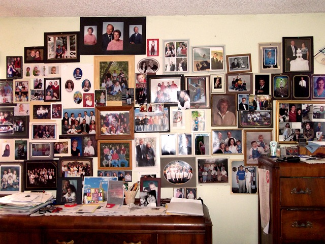 [20100502 18 Picture Wall edit[4].jpg]