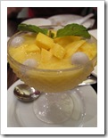 Fresh Mango with glutinous rice balls in extra mango juice - full 