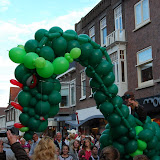 Crowds feeding the dragon