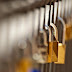 baloulumix_rome-3674.jpg, Cadenas..., Eglise des Santi Vincenzo e Anastasio, Construite en 1650, financée par le cardinal Mazarin, Rome, Italie 2009, Rome