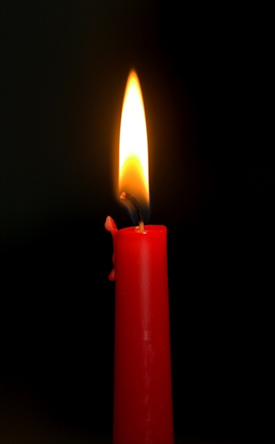 [candle-dark4.jpg]