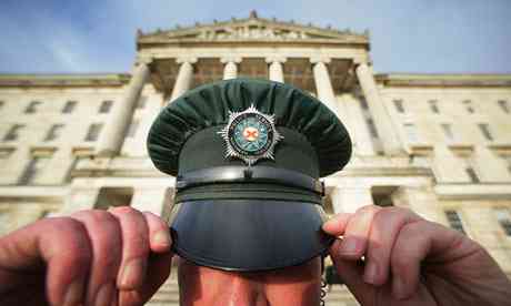 Police hat outward Stormont