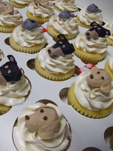Cosmopawlitan cupcakes