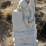 Evelyn, beloved daughter of Fannie O. & Albert K. Myers, Born May 1, 1894, Died April 5, 1897