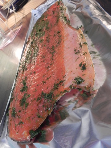 [Salmon ready to be sliced[2].jpg]