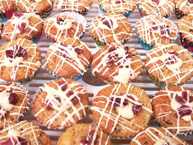 [Cranberry & White chocolate muffins[3].jpg]