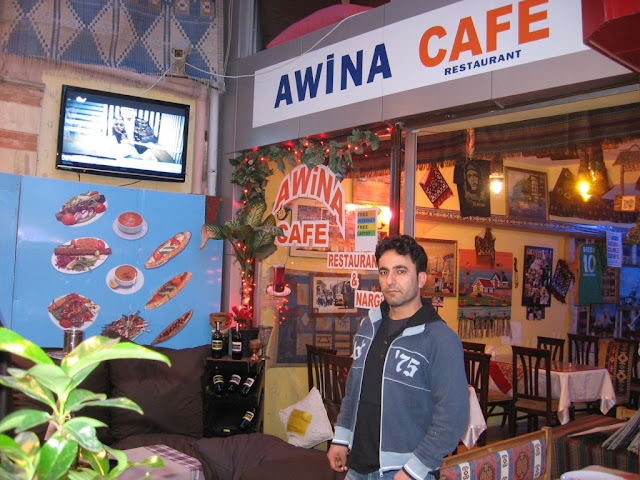 http://lh3.ggpht.com/_Hjkac1ftqjA/Ss4xSc67zJI/AAAAAAAAaHM/lvW5net9Xco/s640/Awina%20Cafe%20-%20Sirkeci%20www.surgucum.com%20%281%29.JPG