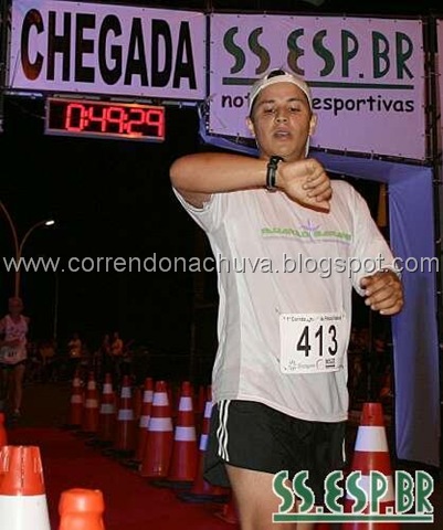 [Bruno-chegada corrida noturna[32].jpg]