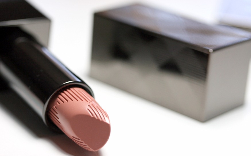 [burberry-makeup-burberry-beauty-reviews-swatches-photos-lip-cover-soft-satin-lipstick-nude-beige1[4].jpg]