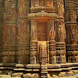 A-Rajarani-temple-05.jpg