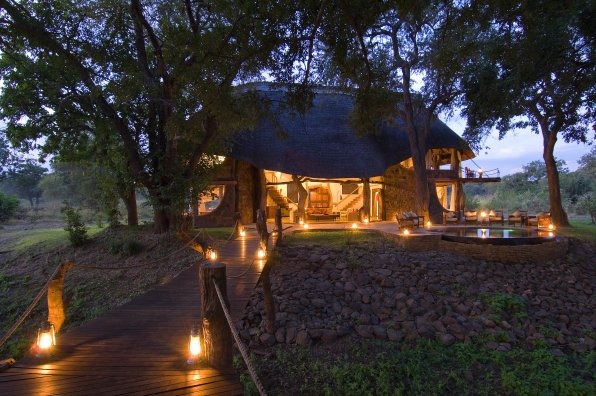 [luangwa2[3].jpg]