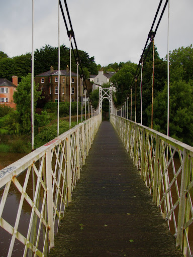 The famous Shakey Bridge