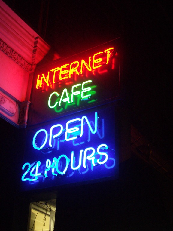 [Neon_Internet_Cafe_open_24_hours[9].jpg]