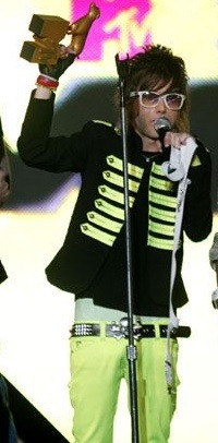[restart-ganha-o-vmb-2010-e-sai-com-cinco-trofeus[5].jpg]