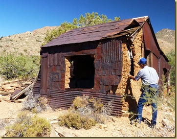 2010-10-10 - AZ, Mineral Park Abandoned Mine Hike - 1005