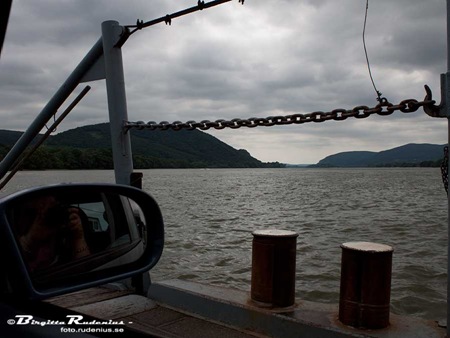 [visegrad_20100718_nO_crossing[2].jpg]
