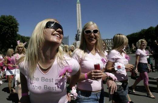 blonde_parade_4.jpg