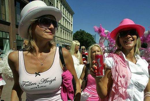 blonde_parade_11.jpg
