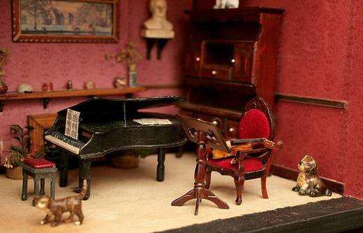 funny_doll_house_1.jpg