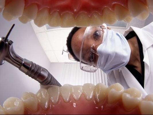 [021f101d-ede0-c383-93cb-7deaea49a19d-teeth_bright_dentist_exam_visit_professional_whitening_lifestyle_B&S_FB[3].jpg]