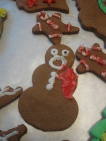 [2009 gingerbread 03[2].jpg]