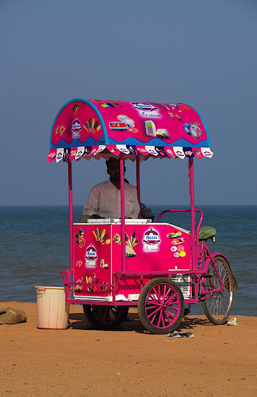 Indiaphragme: Marchand de Glaces ambulant/Ice cream Wallah