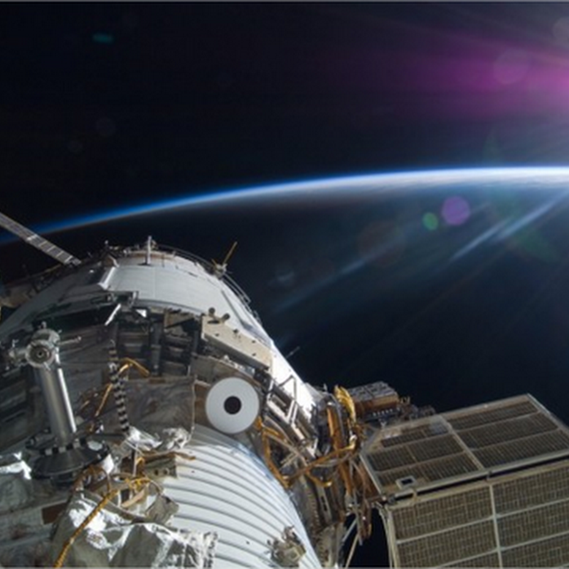 El Sol, la Tierra y la Estación Espacial Internacional