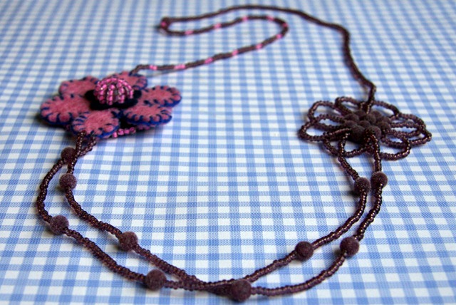 [Basco & collana perline e feltro-12[3].jpg]