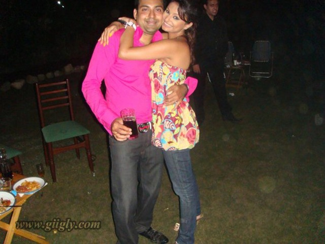 [dimpy-ganguly-private-party-leaked-pictures-44[2].jpg]