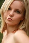 Watch4Beauty - Lucia in Incendiary Blonde