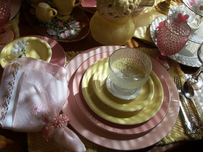 [pinkandyellowtable0182.jpg]
