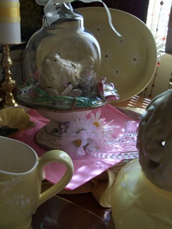 [pinkandyellowtable0492.jpg]
