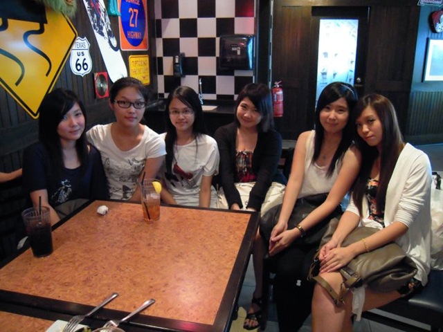 [30285_383924263778_598028778_4037364_1860444_n[5].jpg]