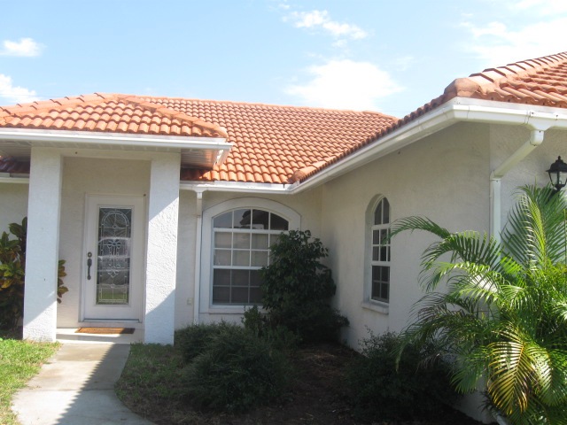 [No Pressure Cleaning Roof Tampa 33602 11-19-2009 1-58-22 AM[2].jpg]