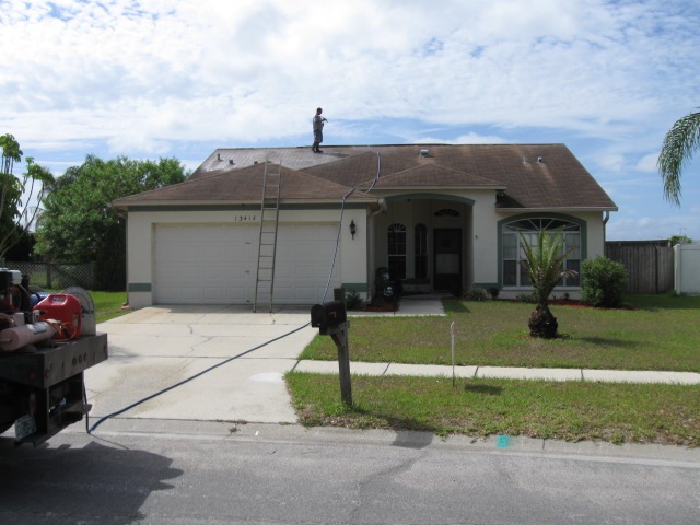 [roof cleaning tampa florida 001[5].jpg]